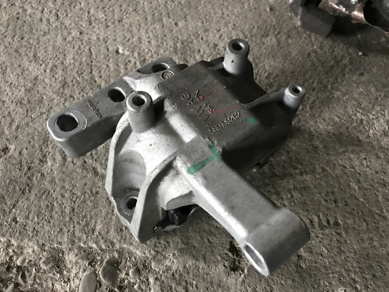 Tampon motor Vw Tiguan 2.0 TDI 2009 2010 2011 2012