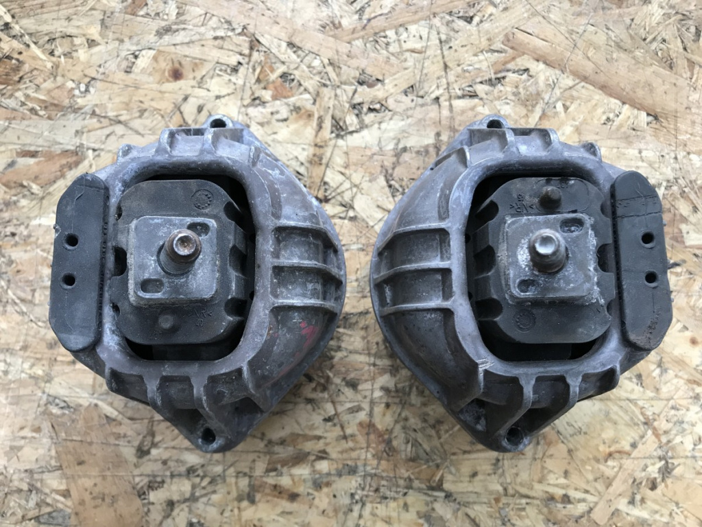 Tampon motor X1 suv 2010 (13981112)