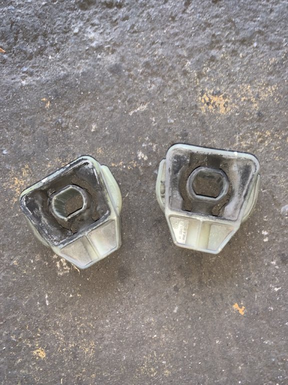 Tampon superior radiator Audi A3 8L [facelift] [2000 - 2003] Hatchback 3-usi 1.6 MT (102 hp) (8L1)