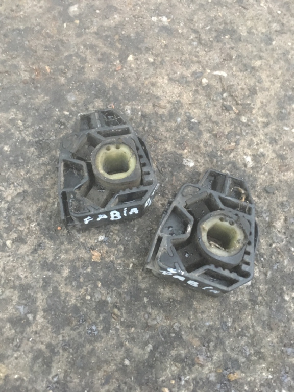 Tampon superior radiator Skoda Fabia 6Y [1999 - 2004] Hatchback 5-usi 1.4 TDI MT (75 hp) (6Y2)