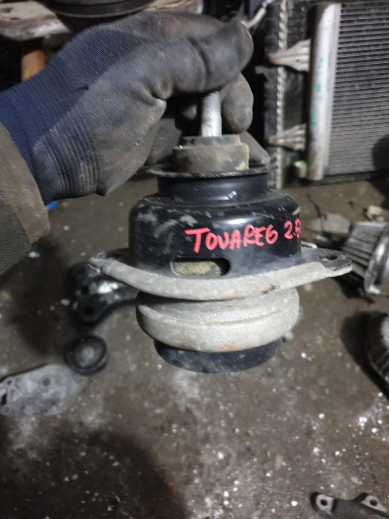 Tampon suport motor dreapta vw touareg 7l 2.5 tdi BAC BPE 7L6199131C