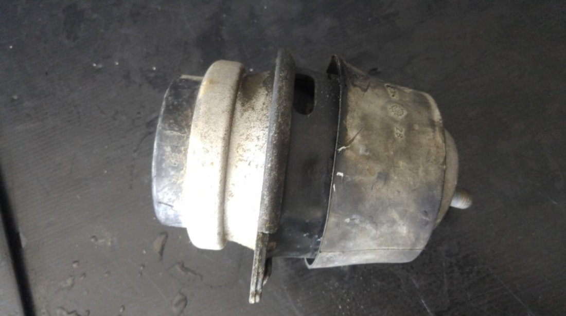 Tampon suport motor dreapta vw touareg 7l 2.5 tdi bpe 7l6199131c