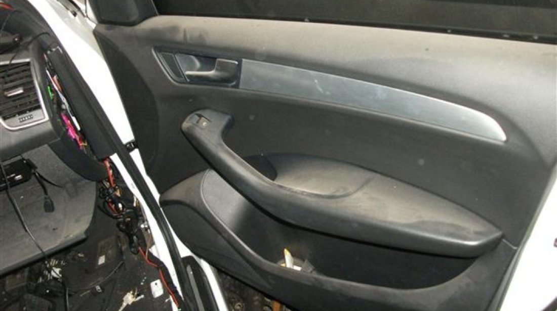 Tapiserie usa dreapta fata Audi Q5 an 2012 20TDI170cp