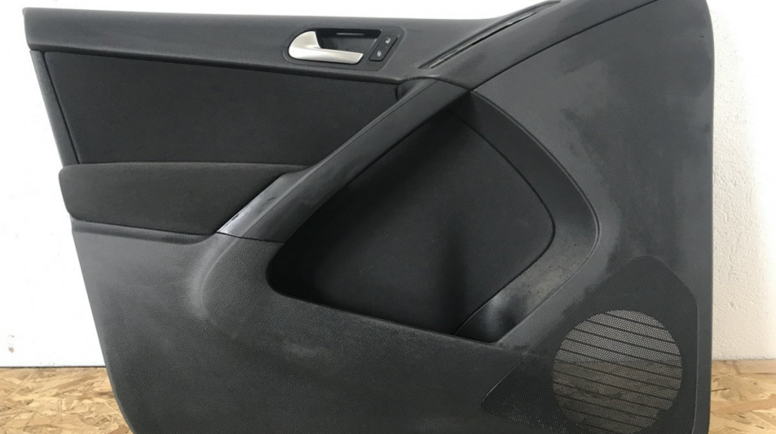 Tapiterie panou interior usa fata stanga sofer VW Tiguan 4Motion suv 2010 (cod intern: 13751)