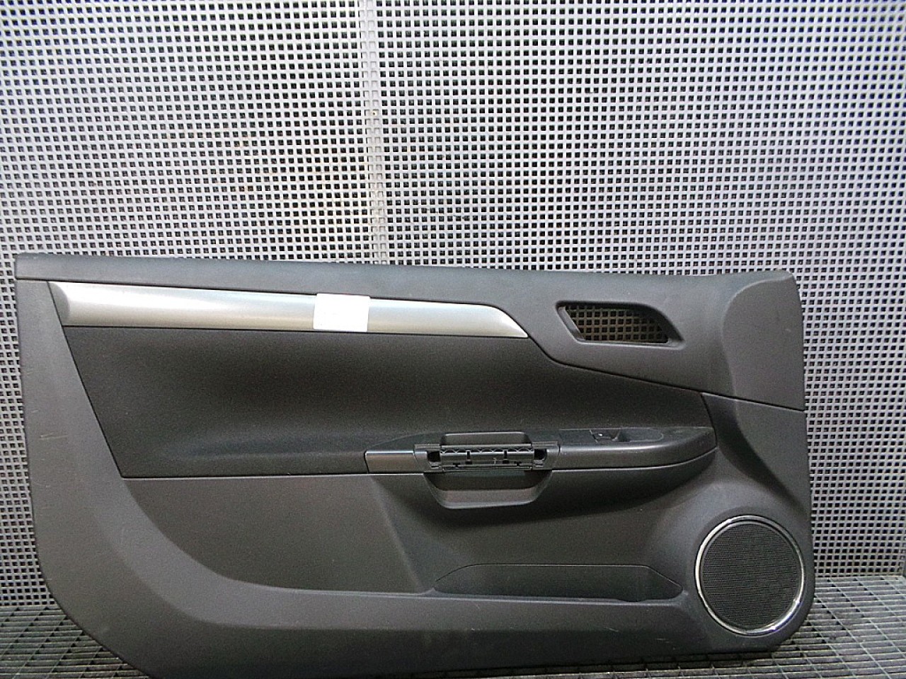 TAPITERIE USA FATA STANGA OPEL TIGRA - - (2004 2010)