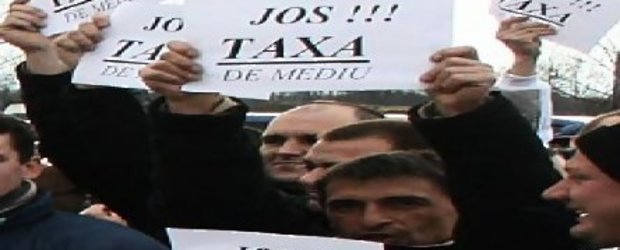 Taxa pe poluare auto va ramane nemodificata pe tot parcursul anului 2009