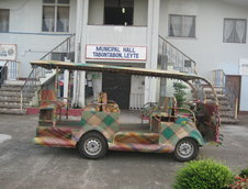 Taxiul din bambus care circula cu lapte de cocos