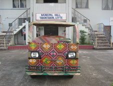 Taxiul din bambus care circula cu lapte de cocos