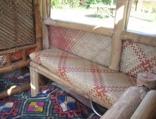 Taxiul din bambus care circula cu lapte de cocos