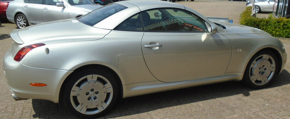 Te ia durerea de cap daca te-apuci sa calculezi cat a costat benzina. Masina cu motor V8 are aproape 500.000 de km parcursi Te ia durerea de cap daca te-apuci sa calculezi cat a costat benzina. Masina cu motor V8 are aproape 500.000 de km parcursi