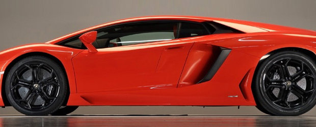 Teaser Lamborghini Aventador - prima poza din lateral