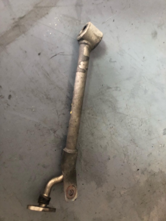 Teava ulei 2.0 tdi bmm skoda octavia 2 03g145736f 03g145736