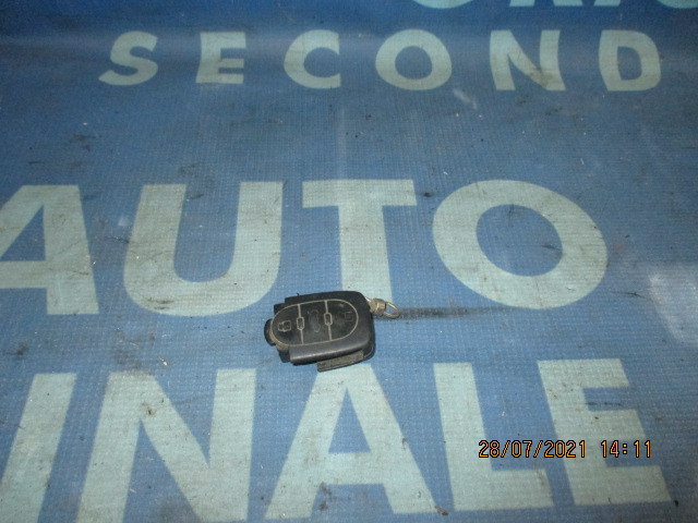 Telecomanda Audi A8 2002; 4D0837231A (inchidere)