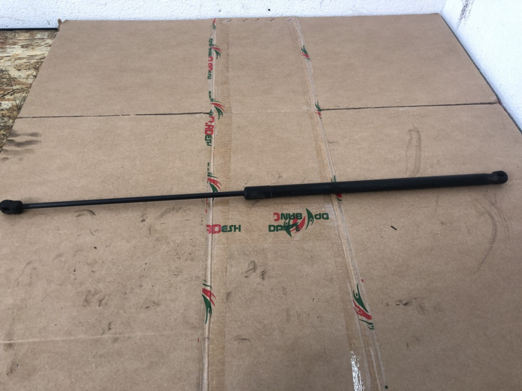 Telescop capota Passat 2.0 FSI sedan 2006 (3C0823369A)