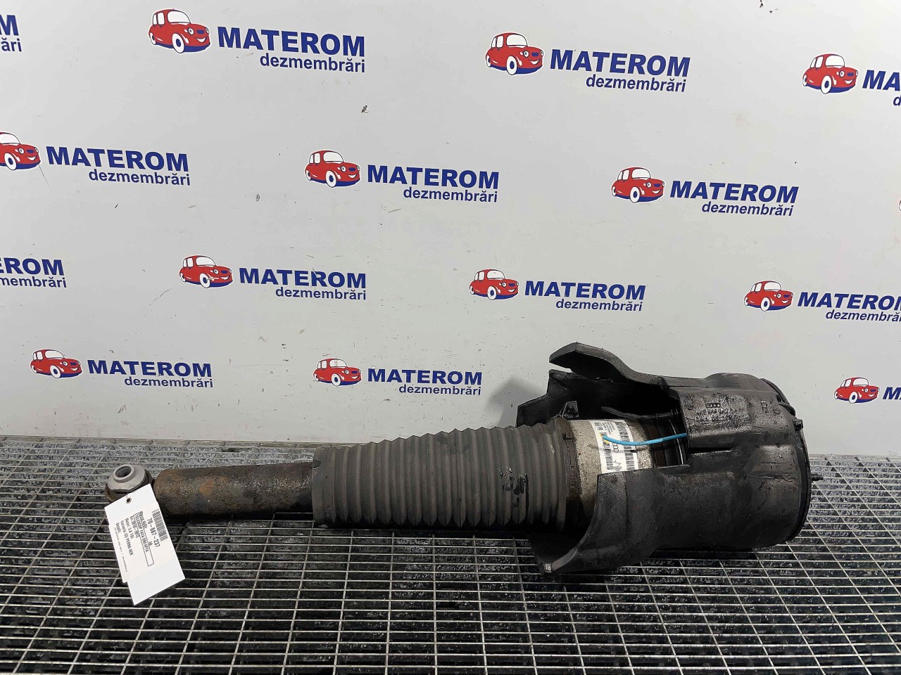 TELESCOP FATA DREAPTA AUDI A8 A8 3.0 TDI - (2010 2013)