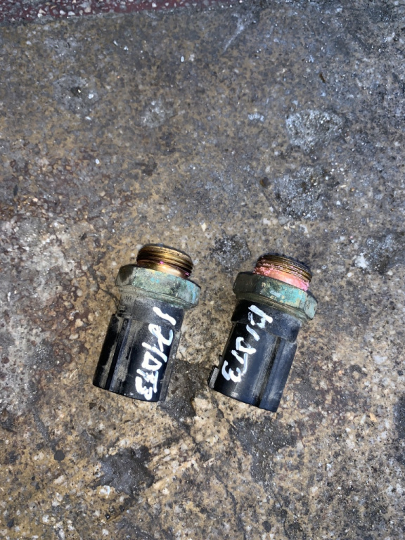 Termocupla Volkswagen Golf 4 [1997 - 2006] Hatchback 5-usi 1.4 MT (75 hp) (1J1)