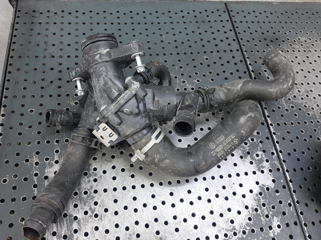 Termostat 1.6 b 270910 mercedes cla x117 a-class w176 a2702000615