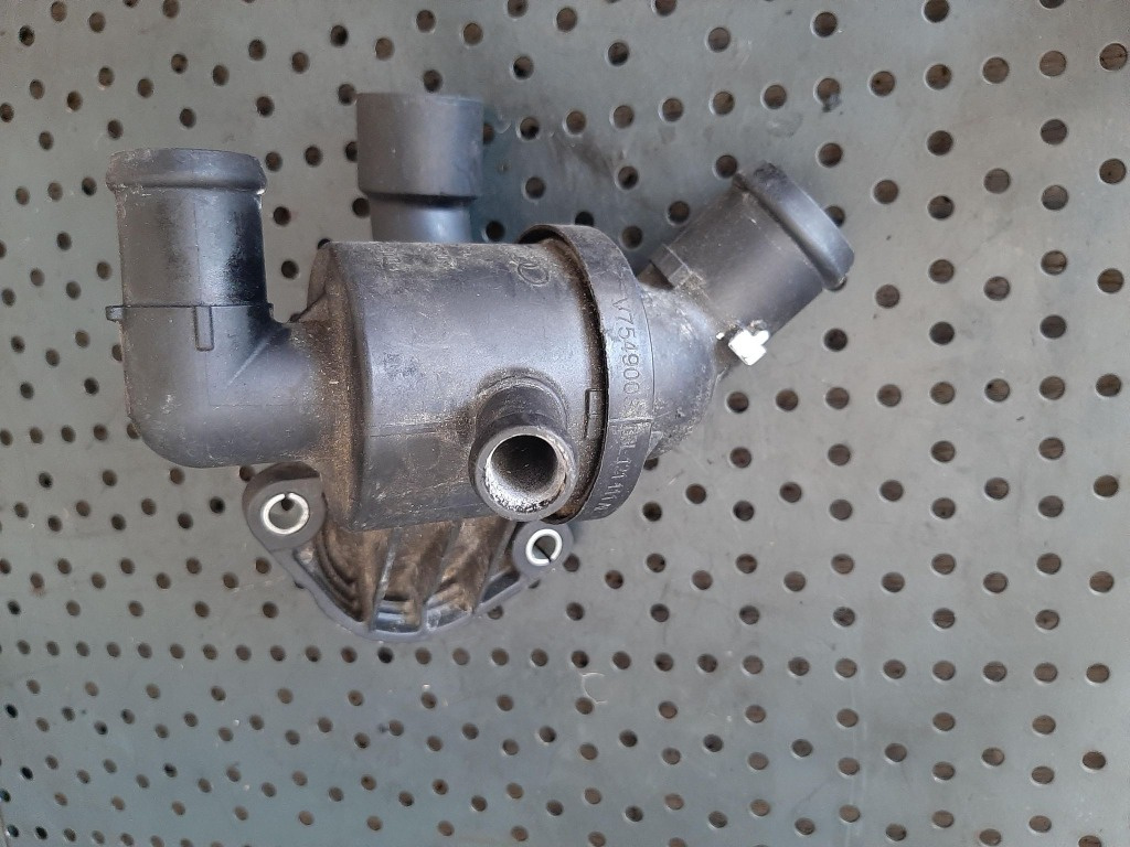Termostat 2.0 tdi audi a3 vw golf 6 skoda superb 03l121111al