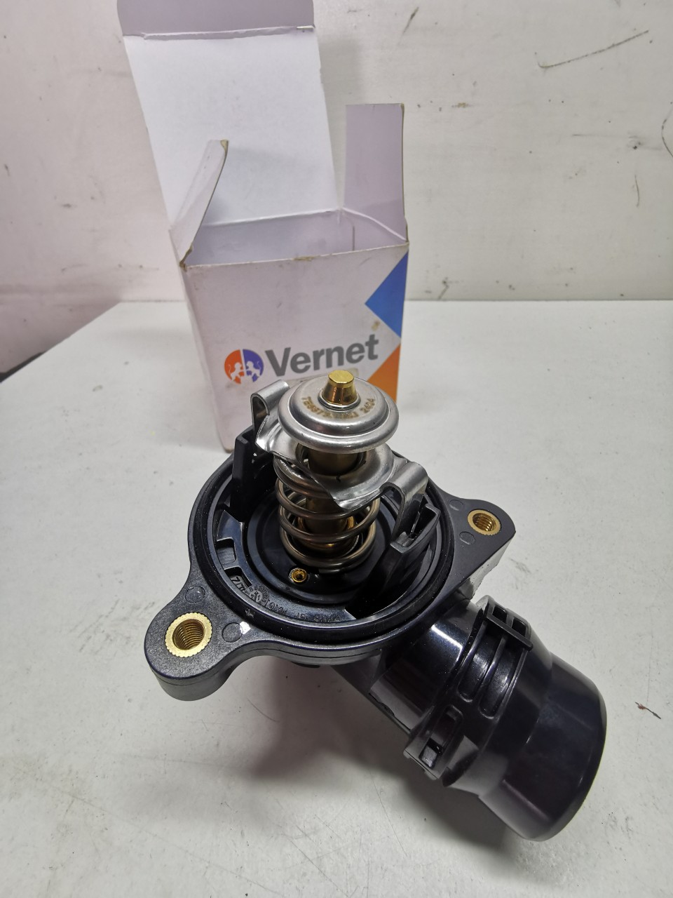 Termostat Bmw seria 3 E90 E91 318 i 320 i benzina N46B20B NOU