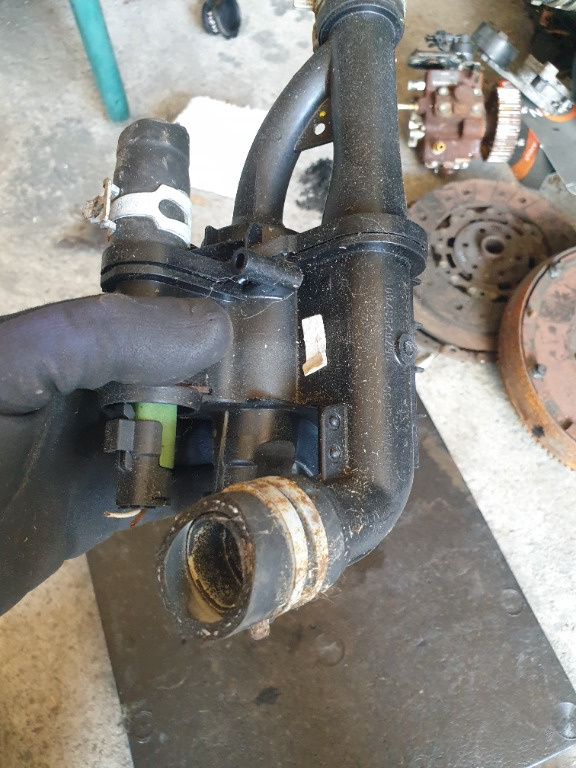 Termostat cu Carcasa Ford Focus 2 1.6 tdci 2009