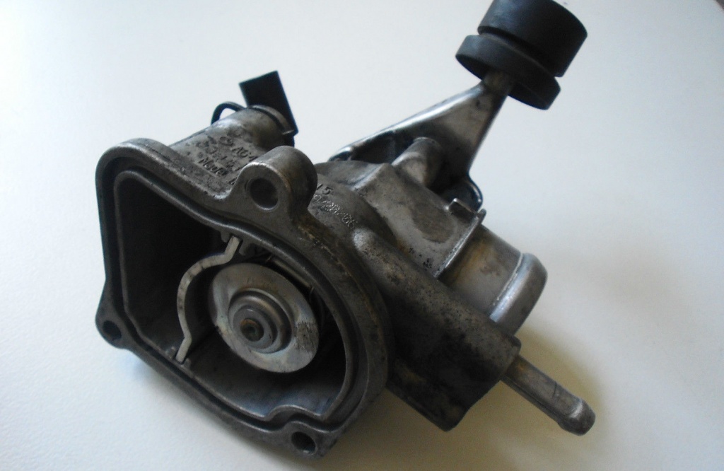 Termostat Mercedes E-class w211 A6462000715