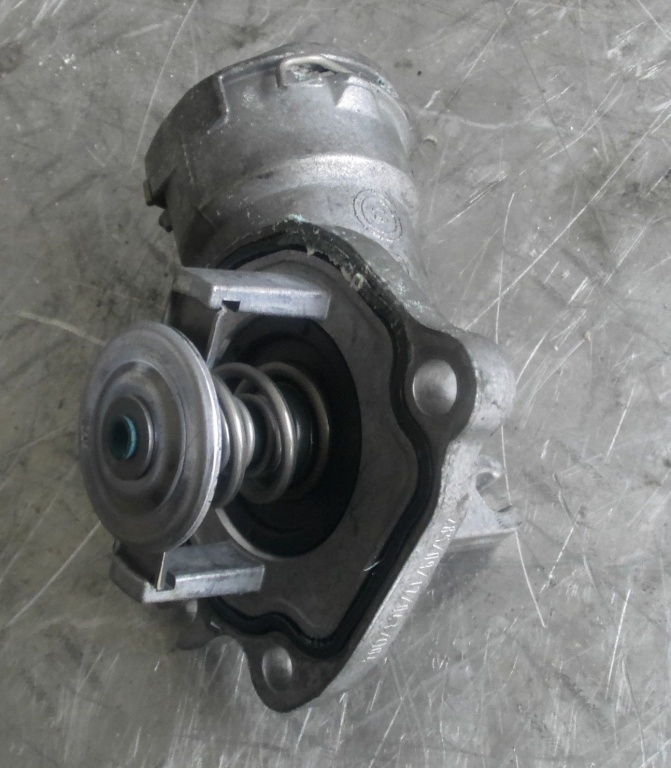 Termostat Mercedes E320 cdi w211 A6422000215