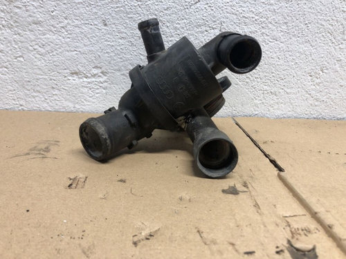 Termostat Skoda Octavia 1.6 TDI combi 2011 (03l121111s)