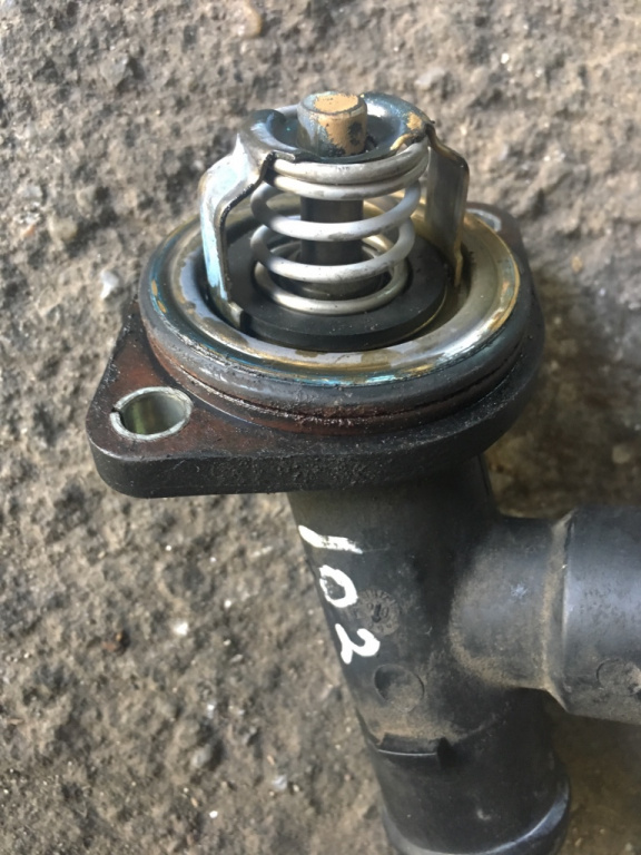 Termostat Volkswagen VW Passat B6 [2005 - 2010] wagon 5-usi 2.0 TDI MT (140 hp) (3C5)