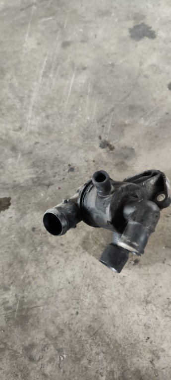 Termostat Vw Passat B6 2.0TDI an de fabricatie 2010 cod 03L121132Q