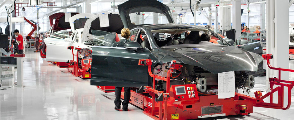 Tesla ingropata de angajati: "90% dintre masinile iesite de pe linia de asamblare sunt defecte!"