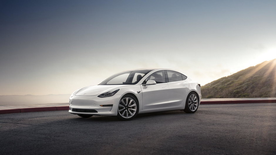 Tesla Model 3 de serie