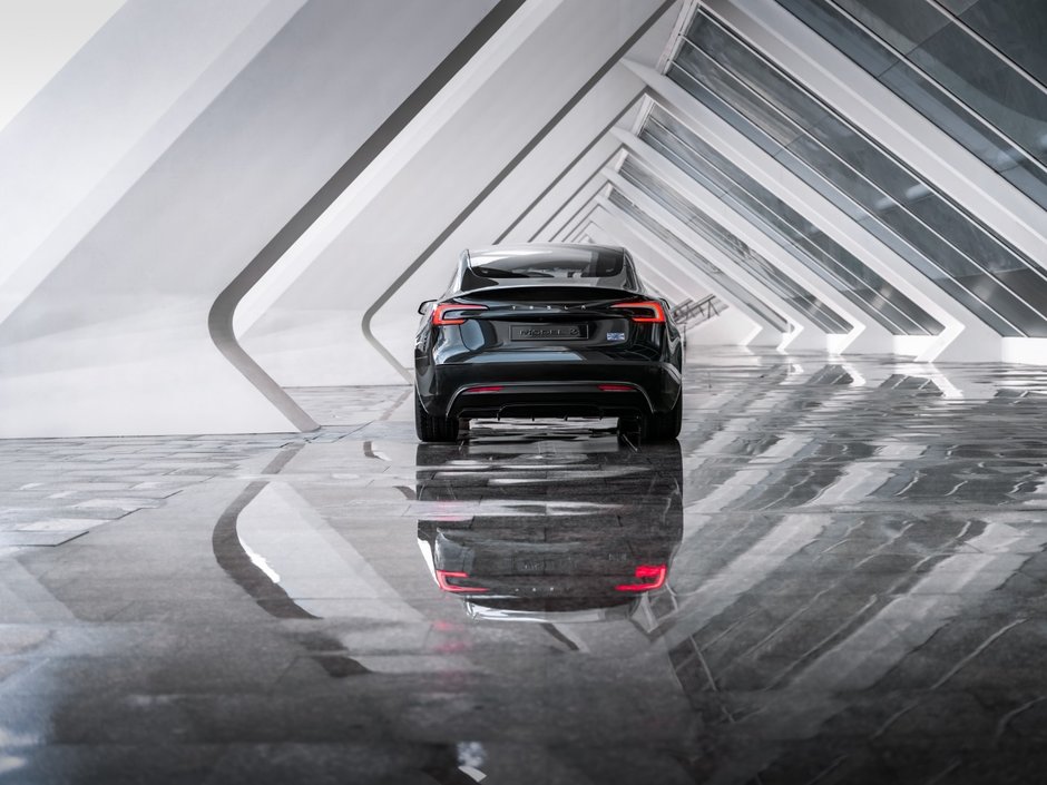 Tesla Model 3 Performance - Galerie foto