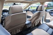 Tesla Model S cu interior de BMW