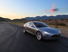 Tesla Model S in lumea reala