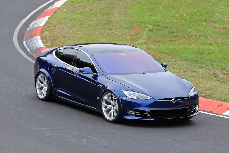 Tesla Model S P100D+