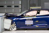 Tesla Model S si BMW i3 testate de IIHS