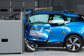 Tesla Model S si BMW i3 testate de IIHS