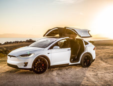 Tesla Model S si Model X