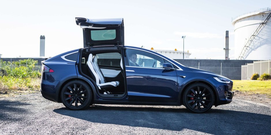 Tesla Model S si Model X