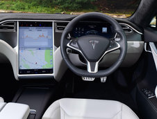 Tesla Model S si Model X