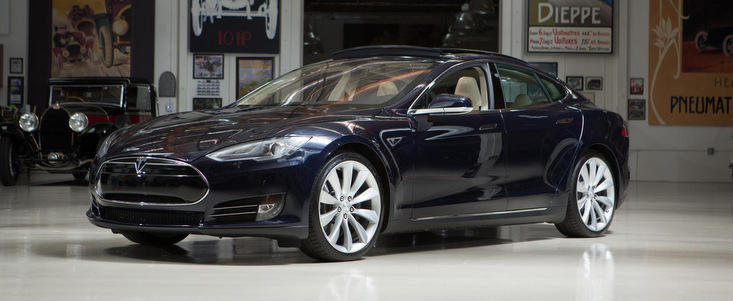 Tesla Model S viziteaza Garajul lui Jay Leno Tesla Model S viziteaza Garajul lui Jay Leno