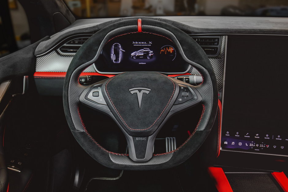 Tesla Model X de la Vilner