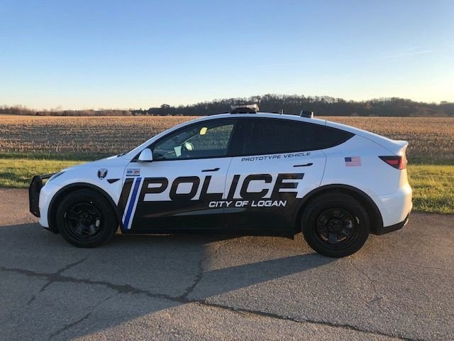 Tesla Model Y de politie