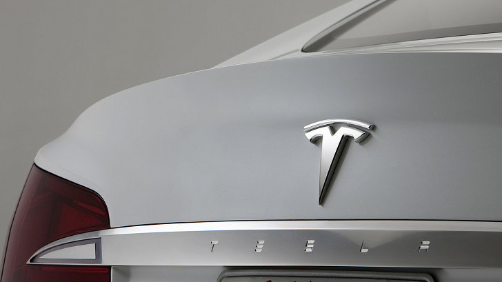 Tesla pregateste modelul X, un SUV electric