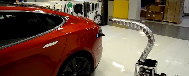 Tesla prezinta "Sarpele de Fier" pentru incarcare automata a masinii