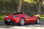 Tesla Roadster cu 1.506 kilometri la bord