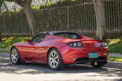 Tesla Roadster cu 1.506 kilometri la bord