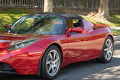 Tesla Roadster cu 1.506 kilometri la bord