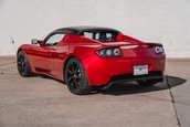 Tesla Roadster cu 15.572 de kilometri la bord