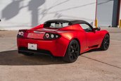 Tesla Roadster cu 15.572 de kilometri la bord